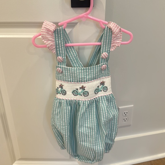 Southern Smocked Bubble - Picture 1 of 7